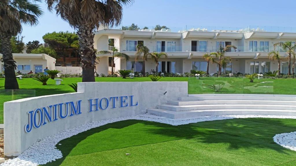 Jonium Hotel - Amazing Sea View And Swimming Pool 普尔萨诺 外观 照片
